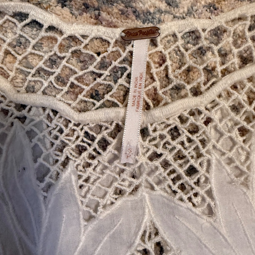 Free People Lace Embroidery Tank with Open sides sz S - Picture 2 of 7